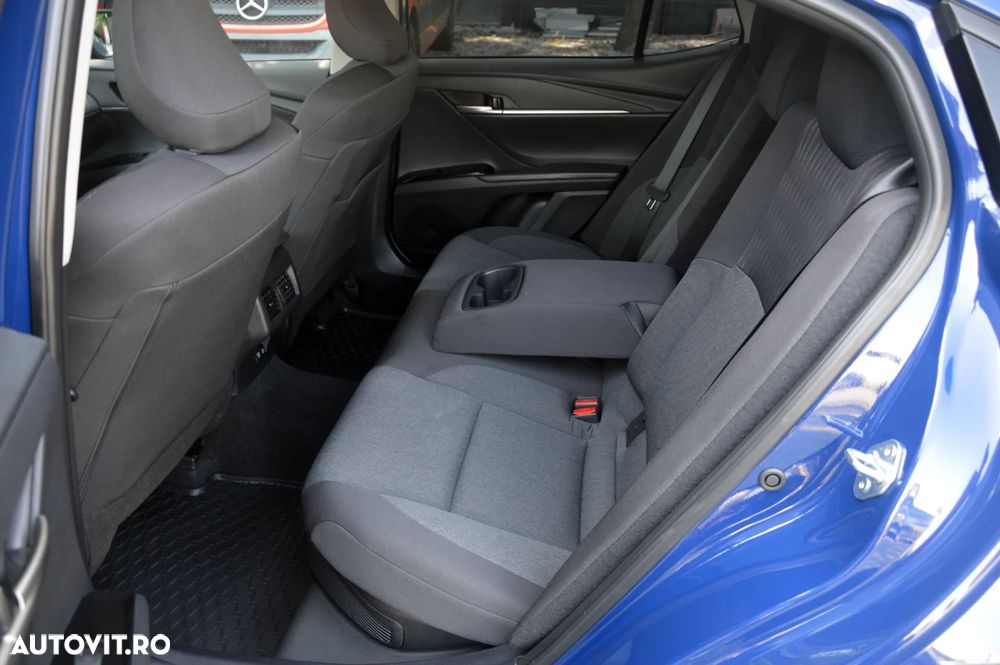 Toyota Camry Business Edition - 6