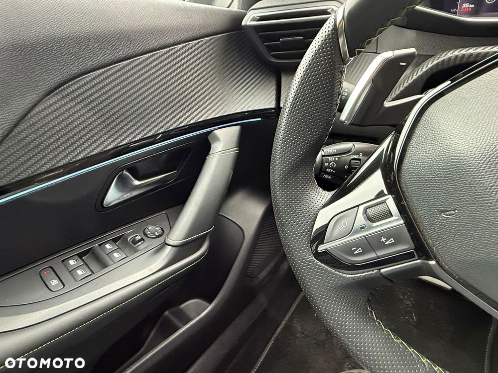 Peugeot 2008 PureTech 130 EAT8 GT Pack - 14