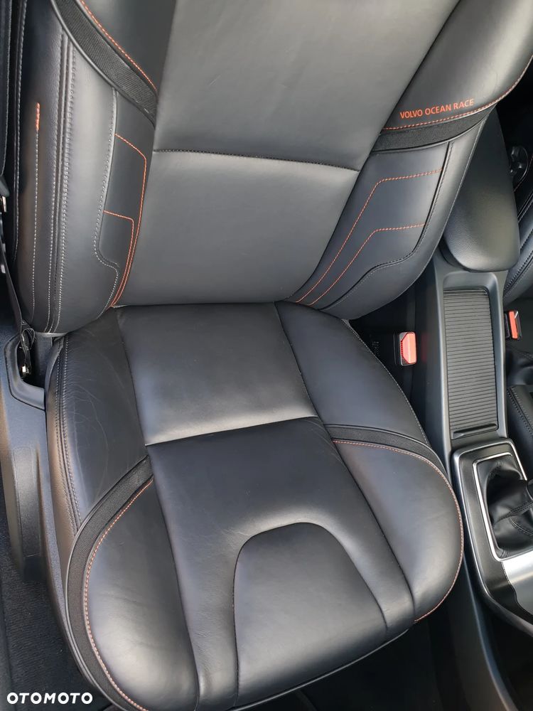Volvo V40 D2 R Design - 31