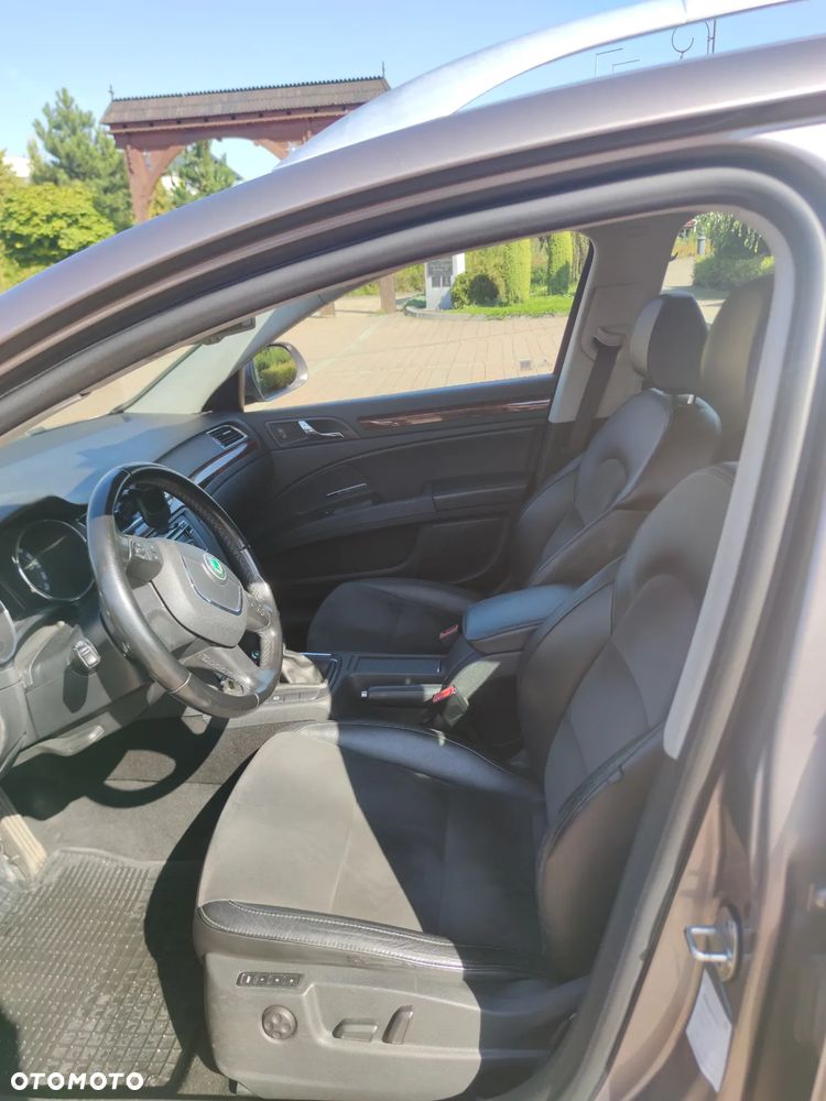 Skoda Superb 2.0 TDI Elegance - 9