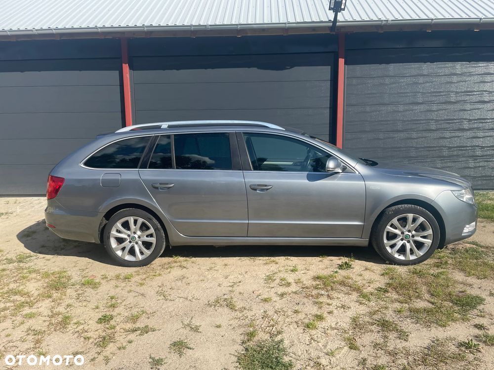 Skoda Superb 2.0 TDI Family DSG - 2