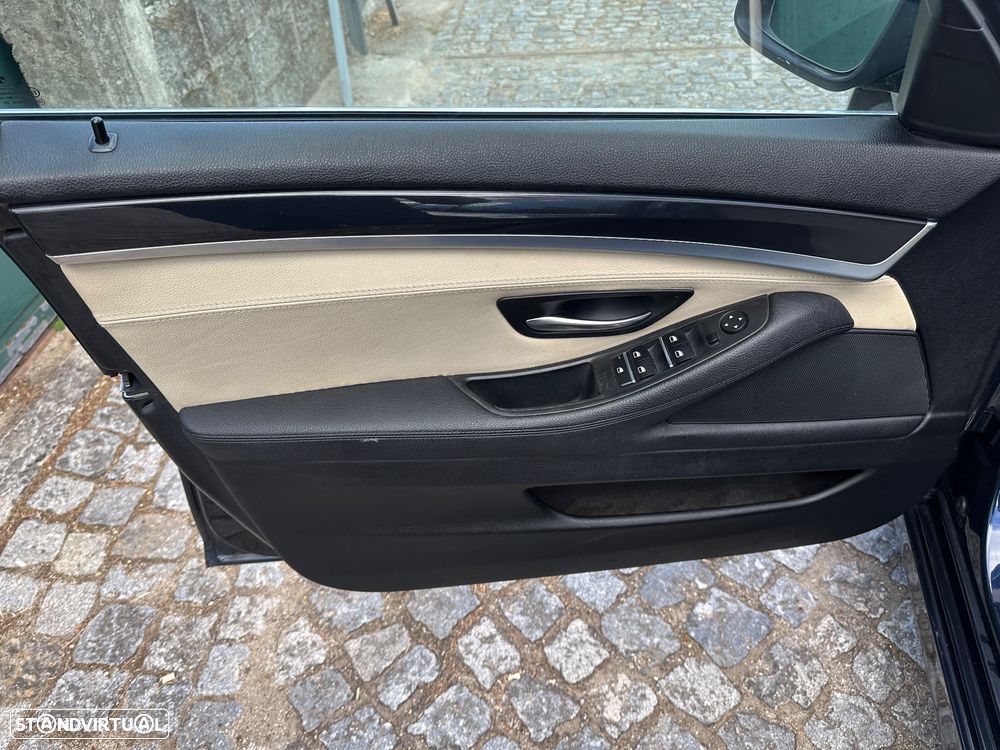 BMW 520 d Exclusive Auto 129g - 35
