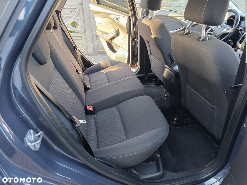 Ford Focus 1.0 EcoBoost Ambiente - 23