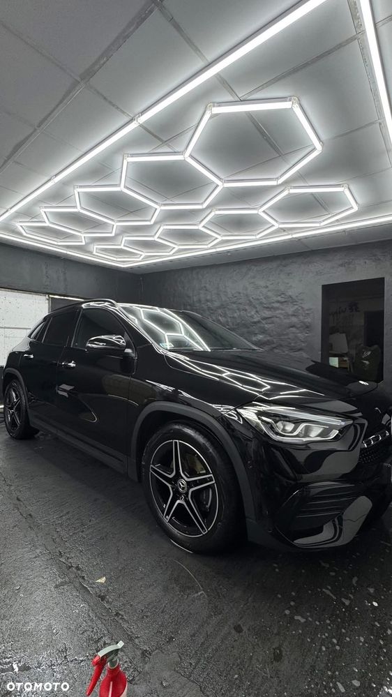 Mercedes-Benz GLA 200 AMG Line - 2