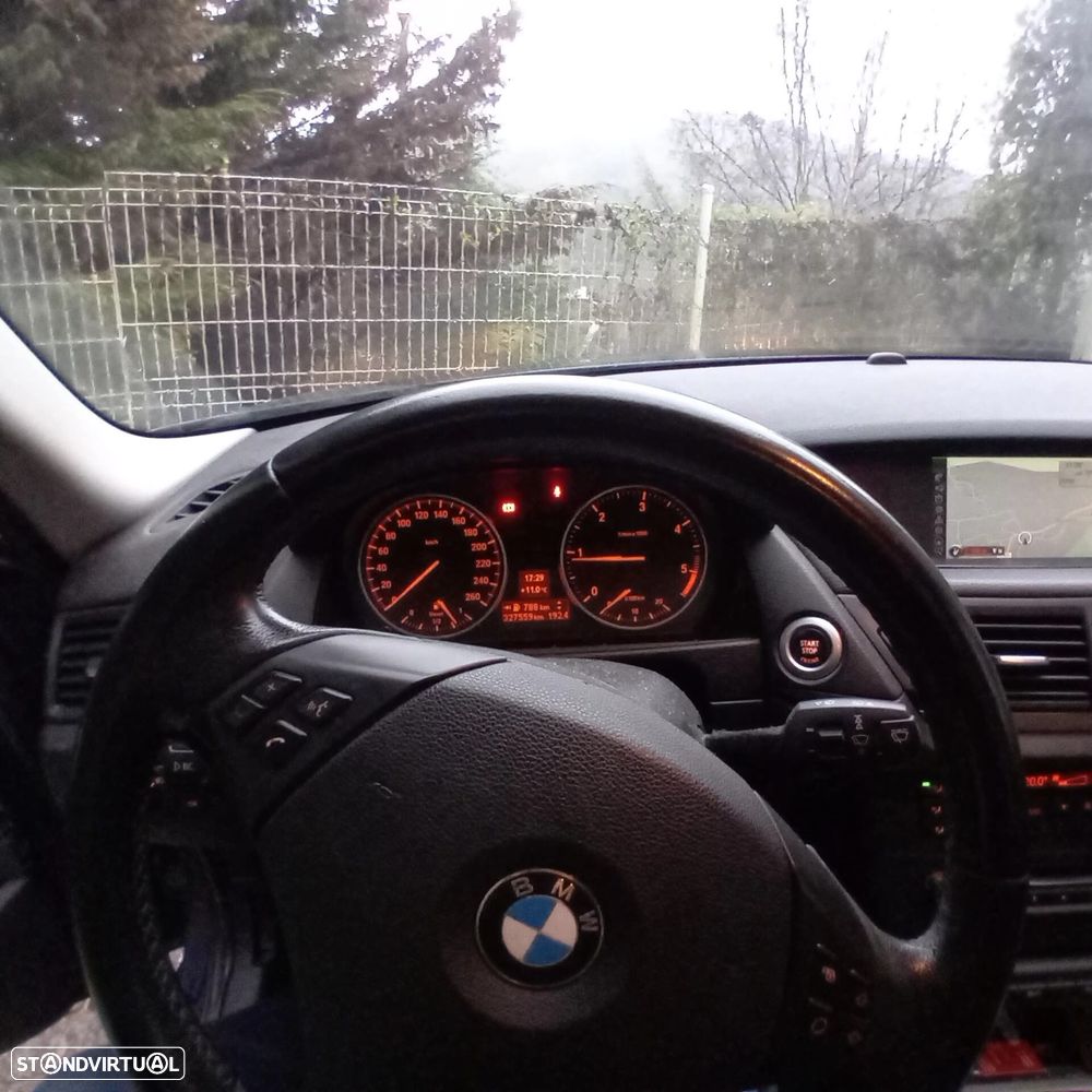 BMW X1 sDrive18d — fotografia 3
