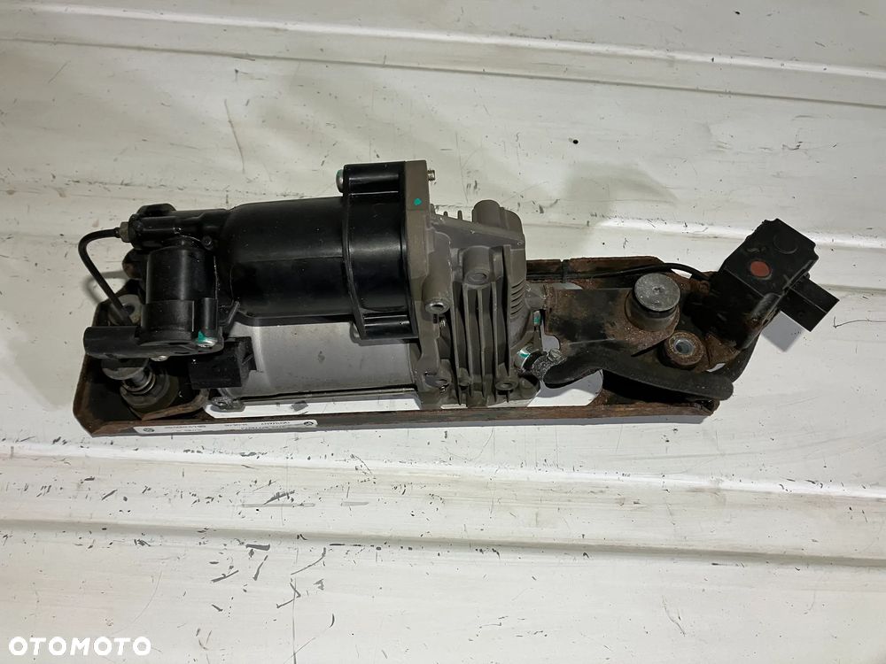 KOMPRESOR ZAWIESZENIA NIVO BMW E61 SPRĘŻARKA POMPA 9777827 6789937 118448-0 108699 6785505 - 1