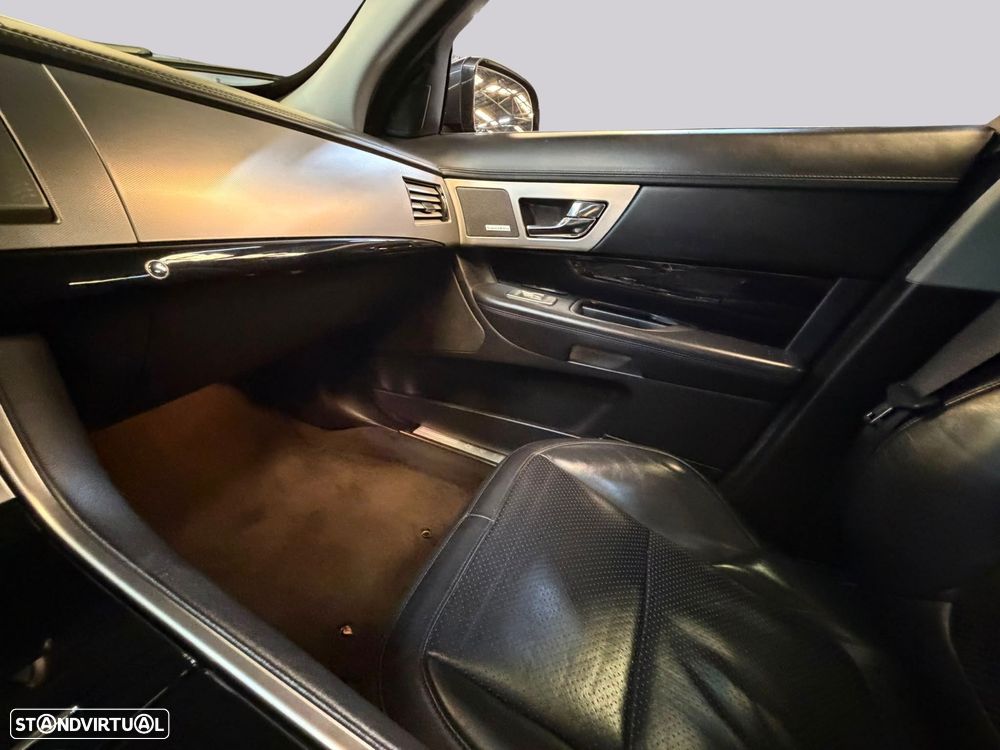 Jaguar XF - 21
