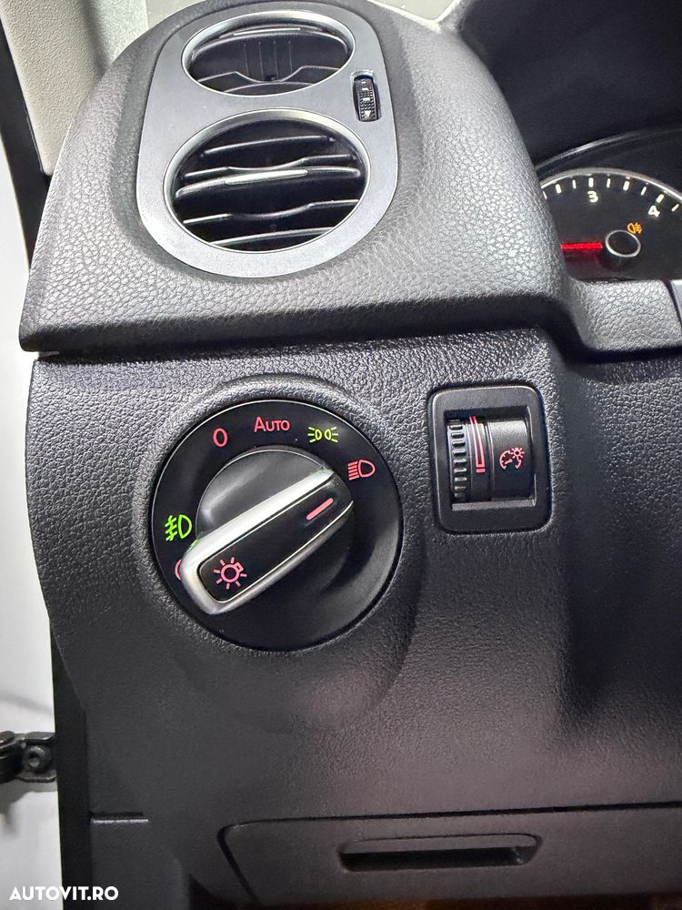 Volkswagen Tiguan 2.0 TDI 4Motion DSG Sport & Style - 14