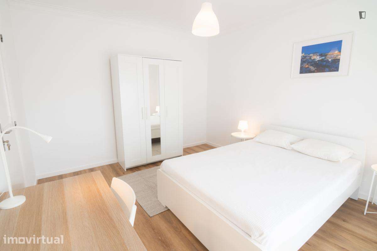 Quarto - localizado em Vila nova de gaia - Grande imagem: 4/13