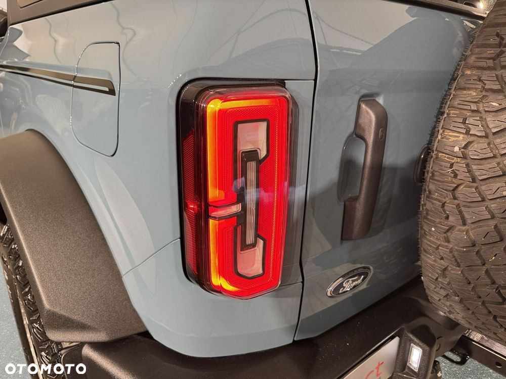 Ford Bronco - 15