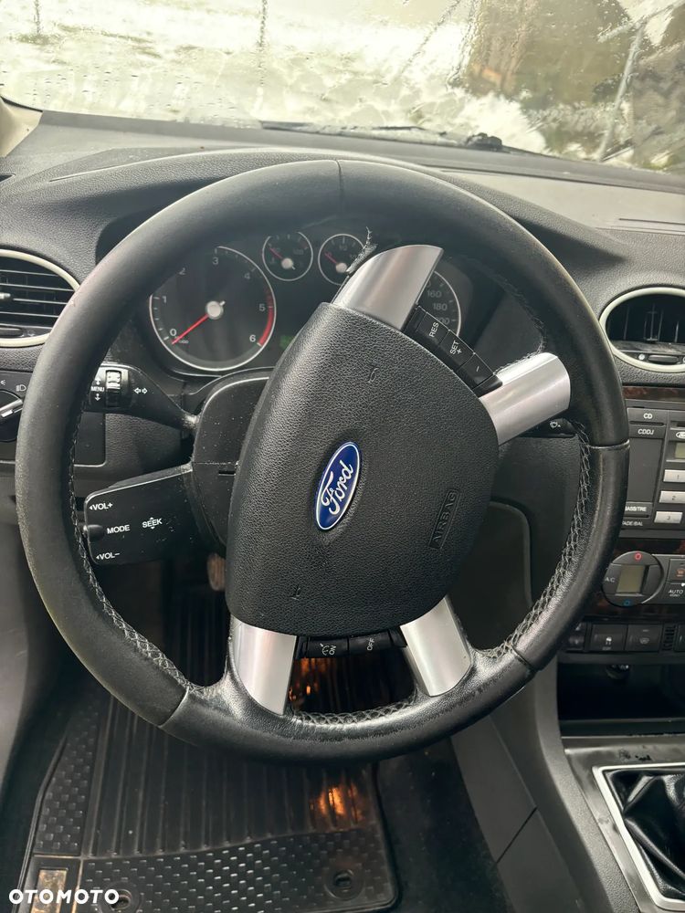 Ford Focus 1.6 TDCi DPF Ghia - 6