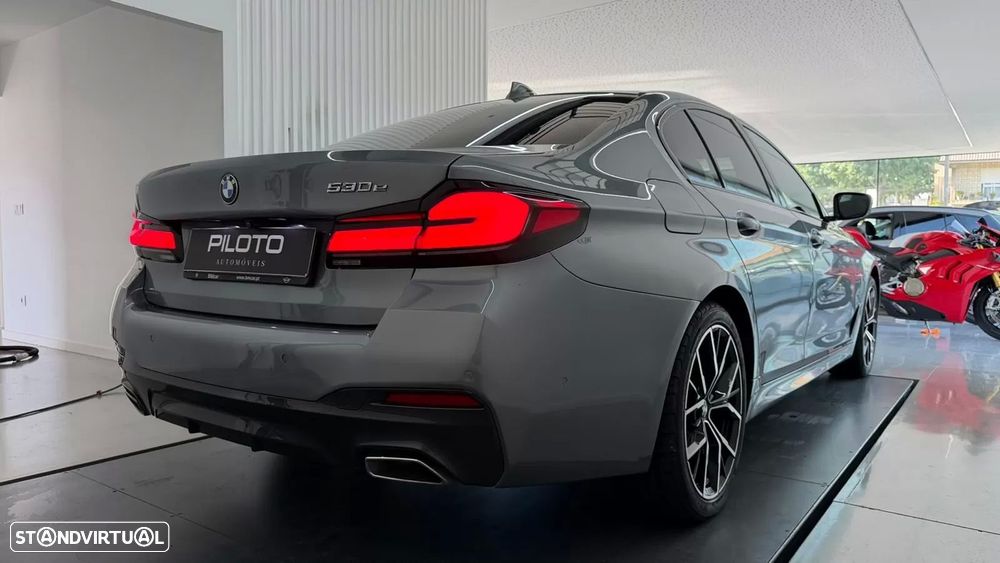 BMW 530 e Pack Desportivo M - 6