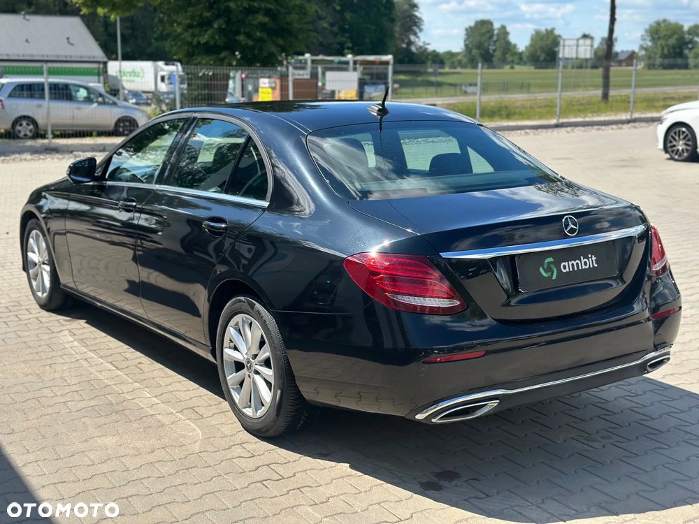Mercedes-Benz Klasa E 200 d - 9