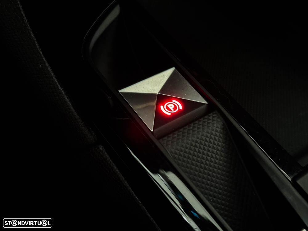 DS DS3 Crossback E-TENSE PERFORMANCE LINE - 41
