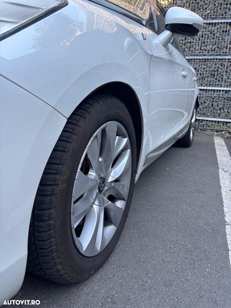 Citroën DS5 2.0 HDI BVM6 So Chic - 10