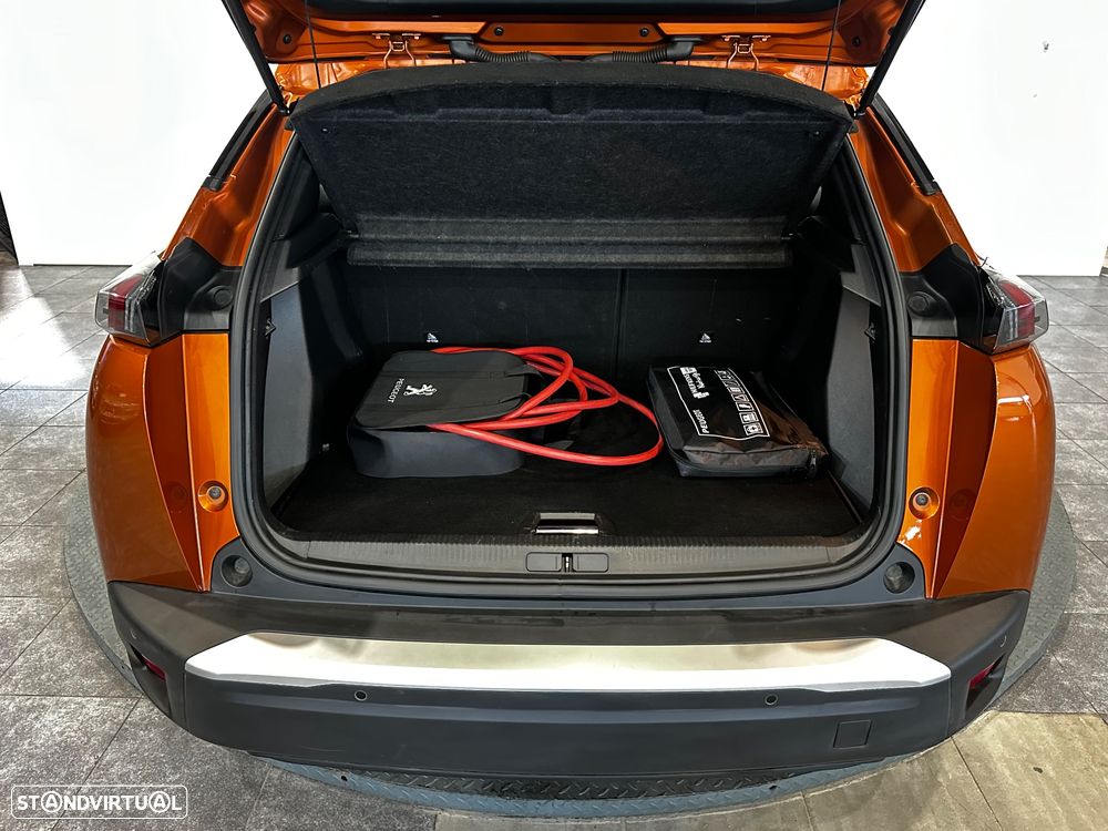 Peugeot e-2008 Allure - 6