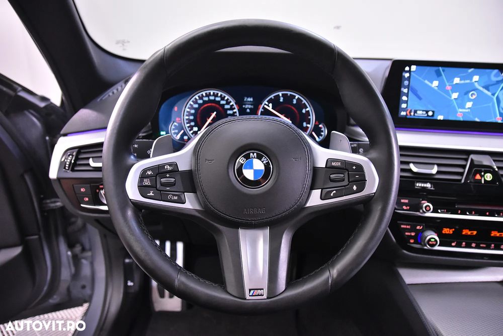 BMW Seria 5 530d xDrive Touring Aut. Sport Line - 16