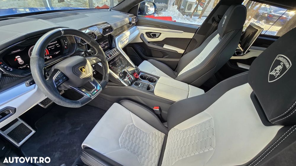 Lamborghini URUS - 30