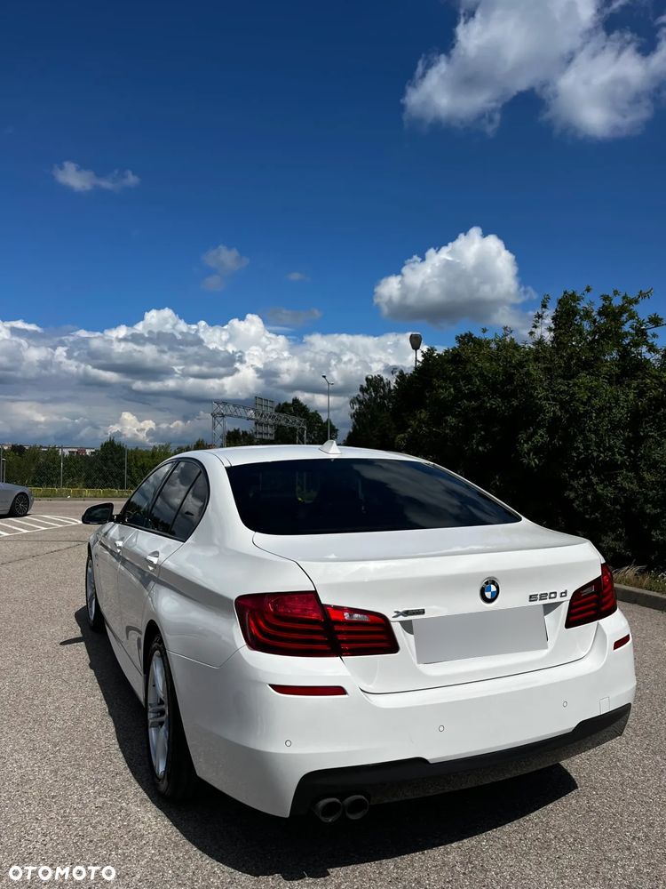 BMW Seria 5 520d xDrive - 2