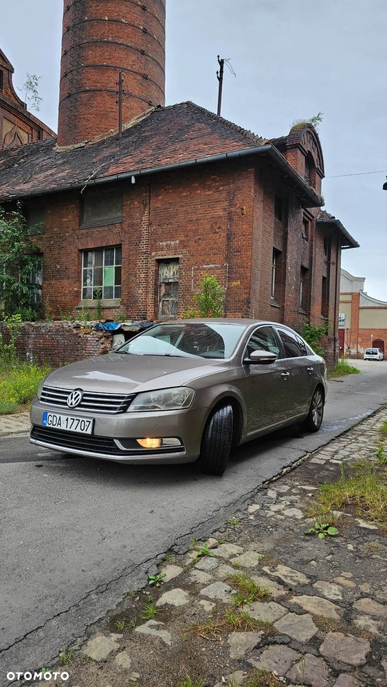 Volkswagen Passat 2.0 TDI DPF Comfortline DSG - 2