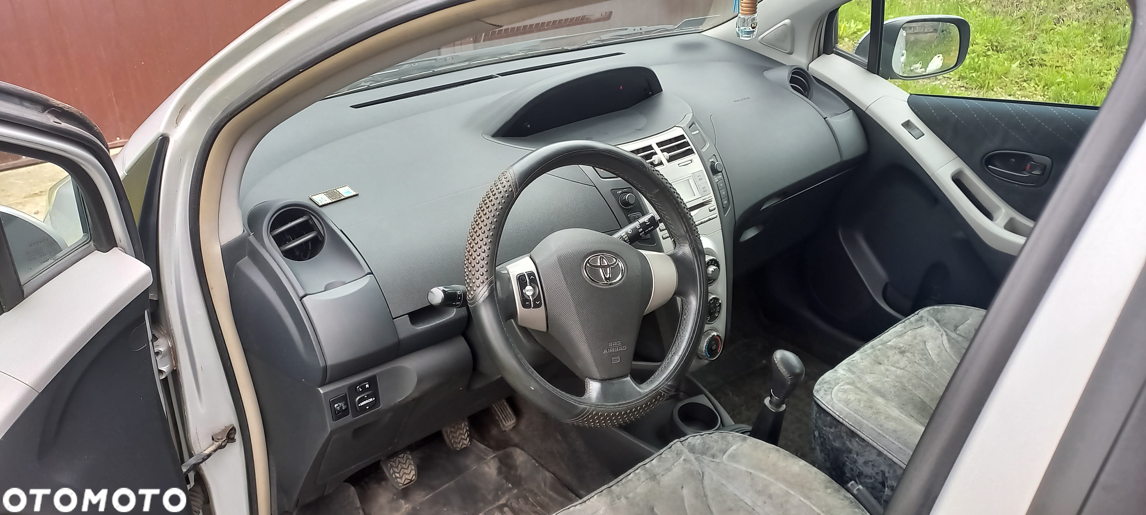 Toyota Yaris - 5
