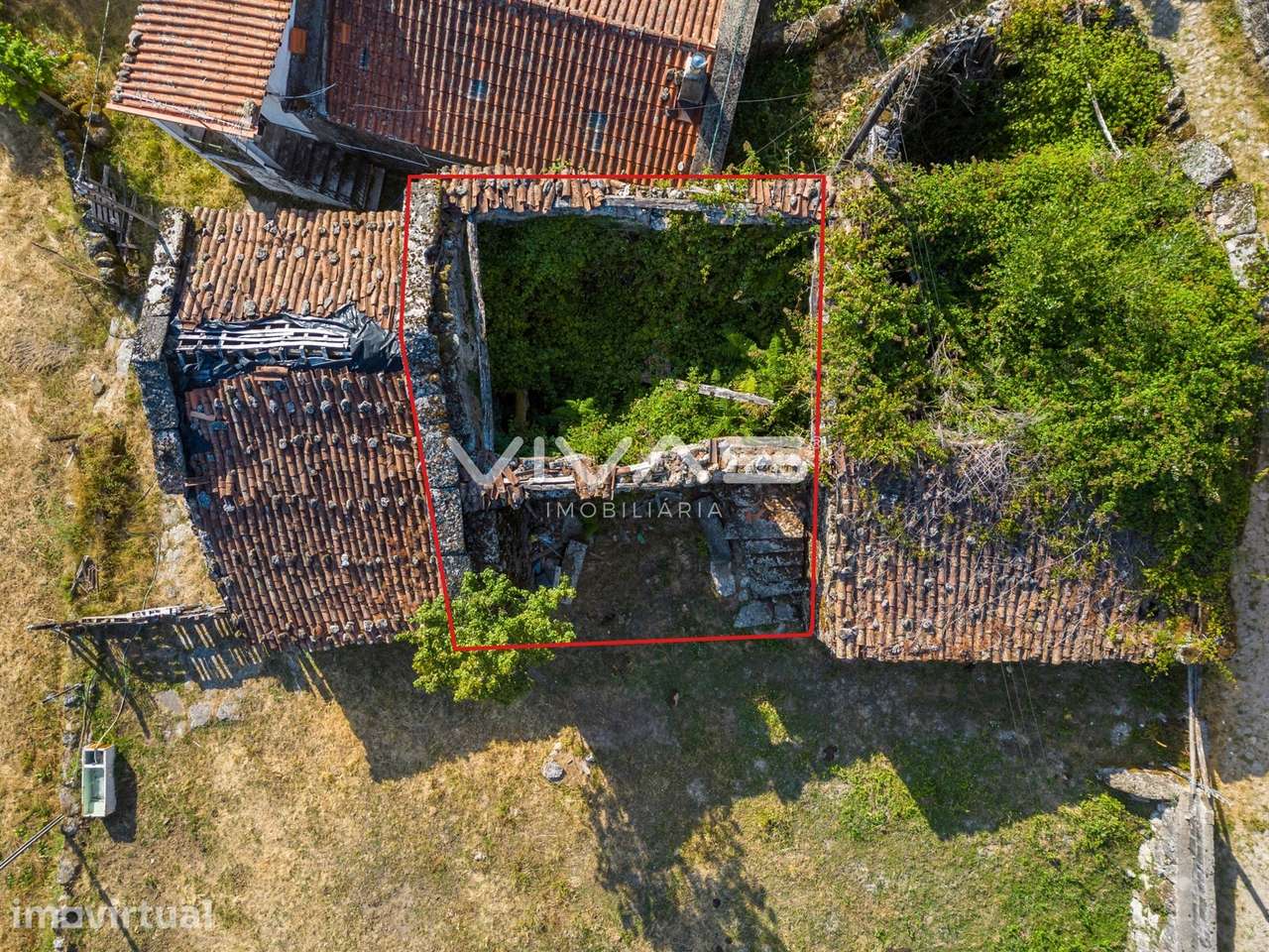 Moradia para Restaurar T0 Venda em Cibões e Brufe,Terras de Bouro - Grande imagem: 4/17