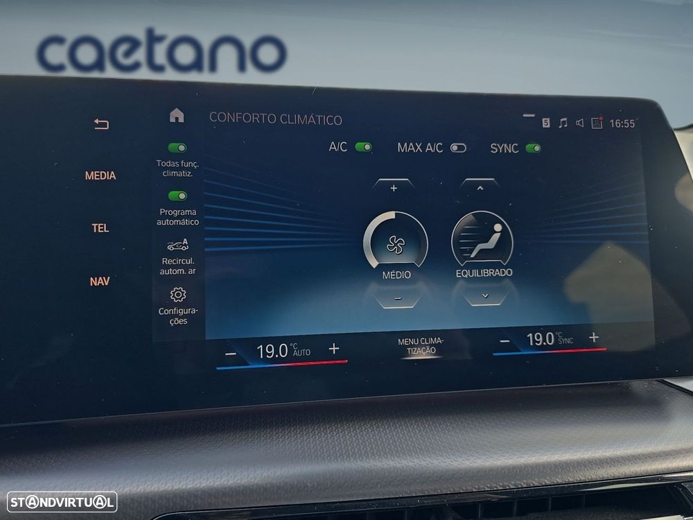 BMW 225xe Active Tourer e xDrive Pack Desportivo M - 34