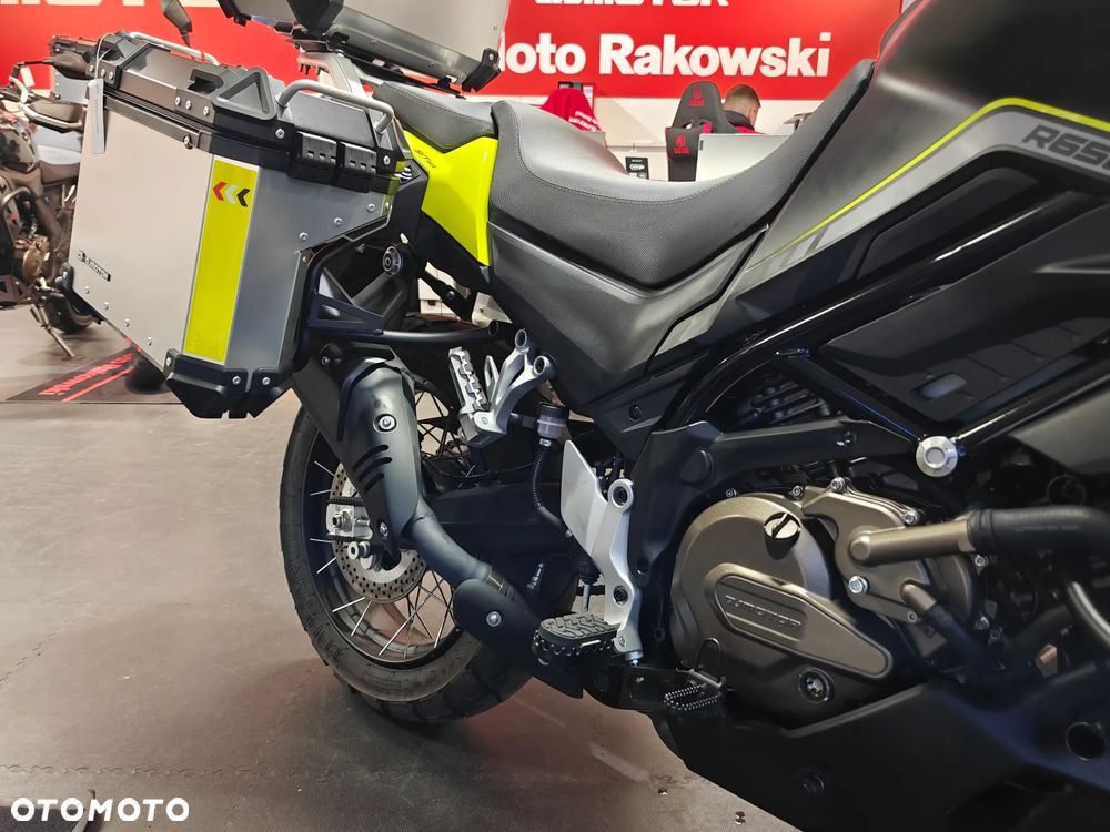 QJMOTOR SVT 650X - 6