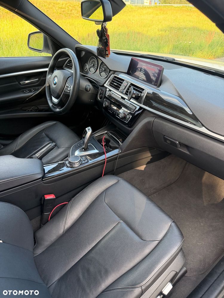 BMW Seria 3 320d xDrive Luxury Line - 12