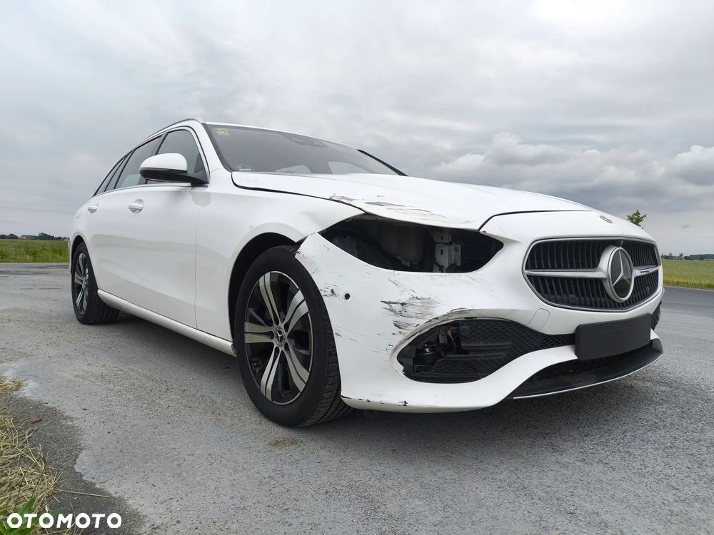 Mercedes-Benz Klasa C 200 4Matic 9G-TRONIC AMG Line - 14