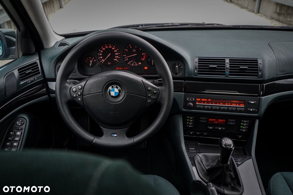 BMW Seria 5 525i - 12