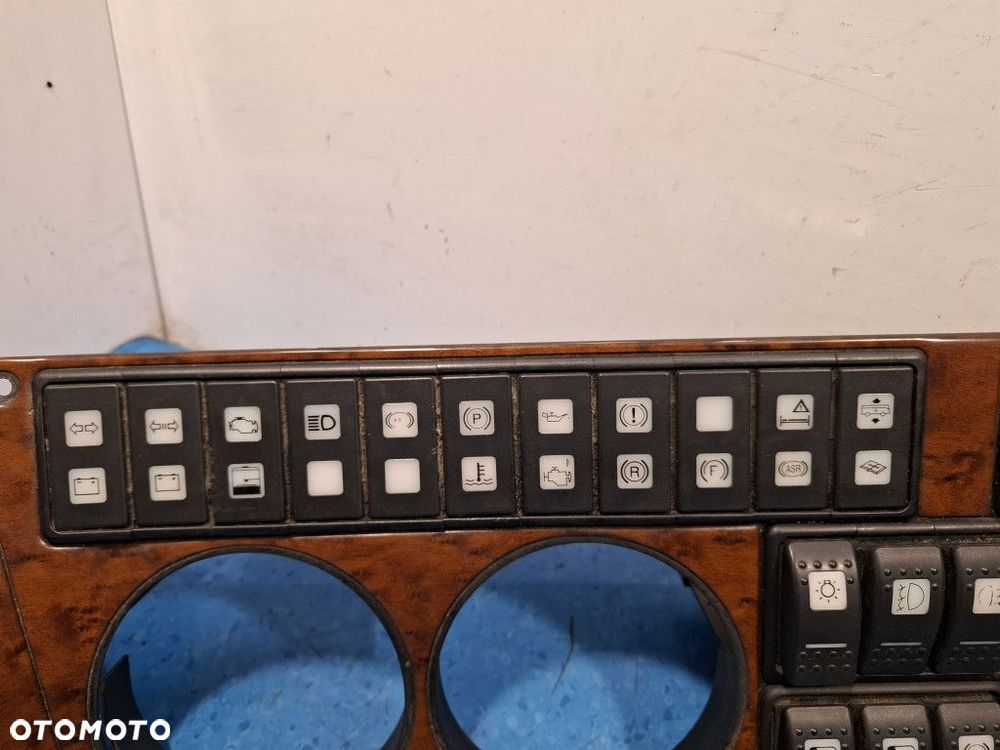 BOVA FUTURA STREFA KIEROWCY DESKA ROZDZIELCZA  KOKPIT - 2