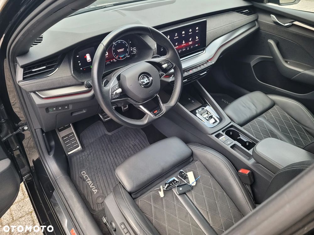 Skoda Octavia Combi 2.0 TDI DSG 4x4 RS - 14