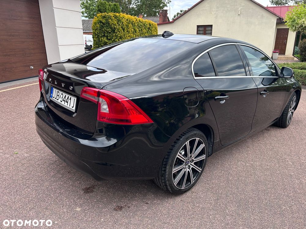 Volvo S60 D3 Drive-E Momentum - 4