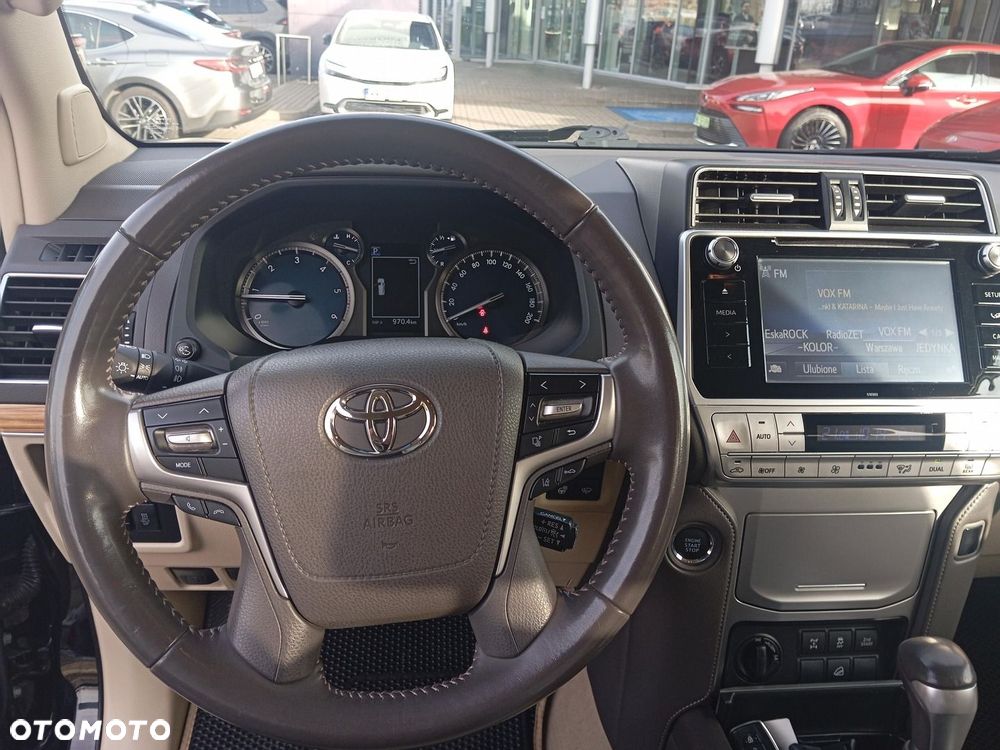 Toyota Land Cruiser - 20