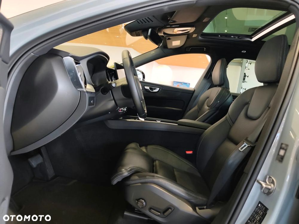 Volvo XC 60 B5 B AWD Ultimate Black Edition - 18