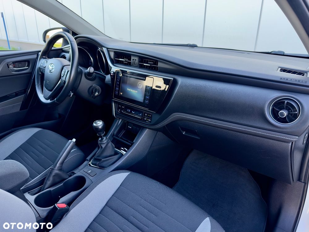 Toyota Auris 1.6 Premium - 13
