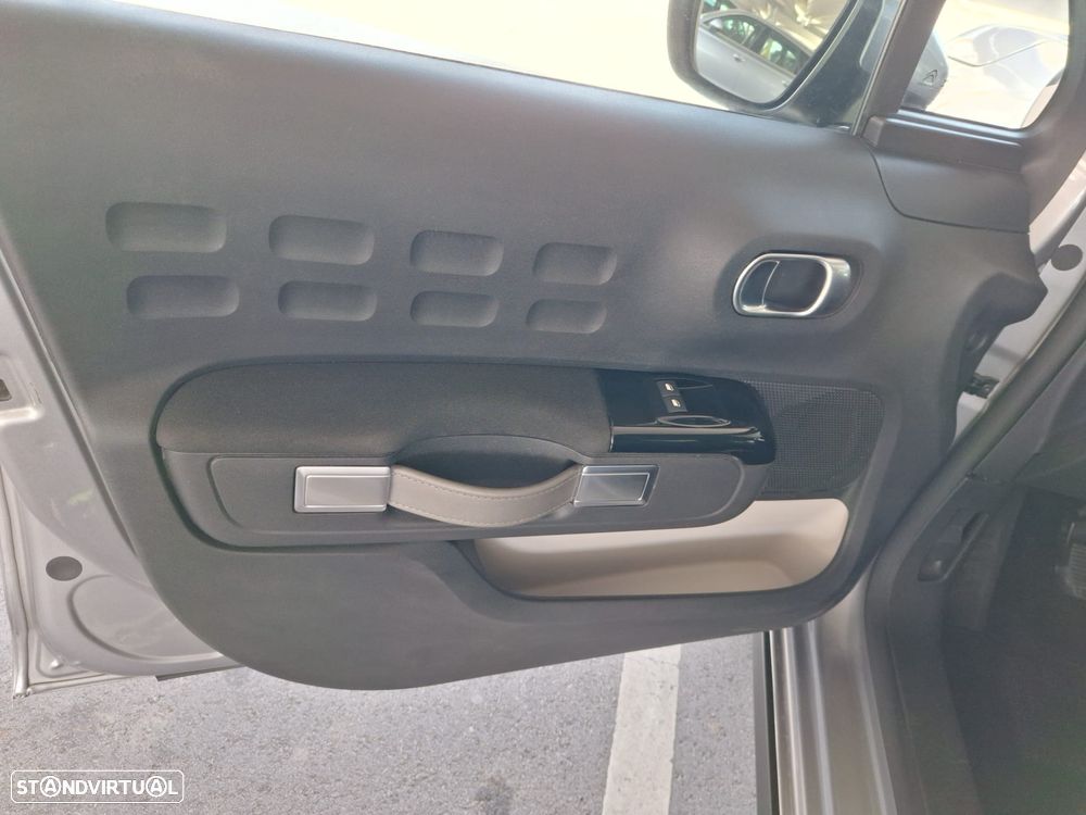 Citroën C3 1.2 PureTech Shine - 6