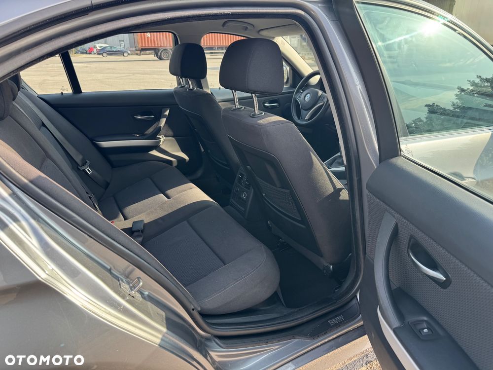 BMW Seria 3 - 24