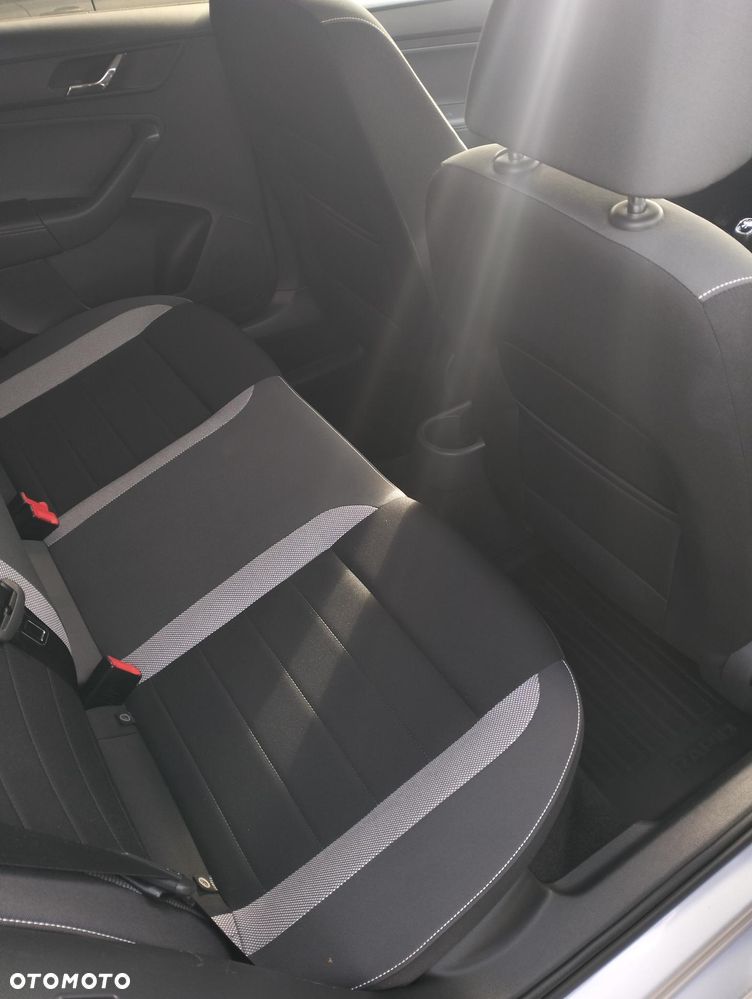 Skoda RAPID 1.2 TSI Ambition - 19