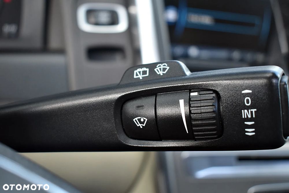 Volvo XC 60 2.4D AWD Summum - 33