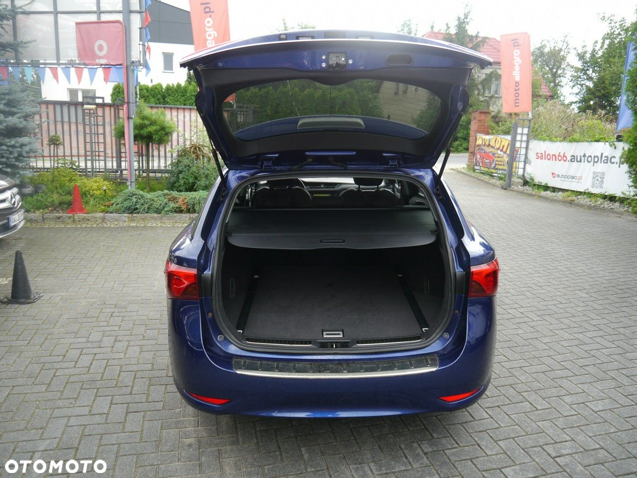 Toyota Avensis Touring Sports 2.0 D-4D Comfort - 14