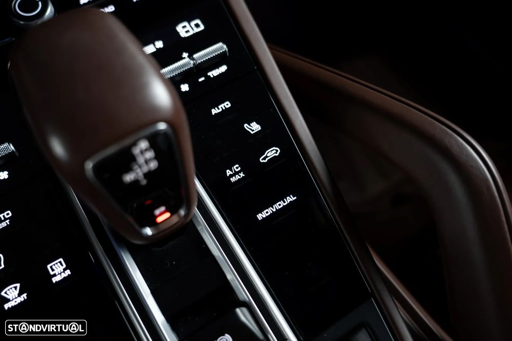 Porsche Cayenne Coupé E-Hybrid Platinum Edition - 27