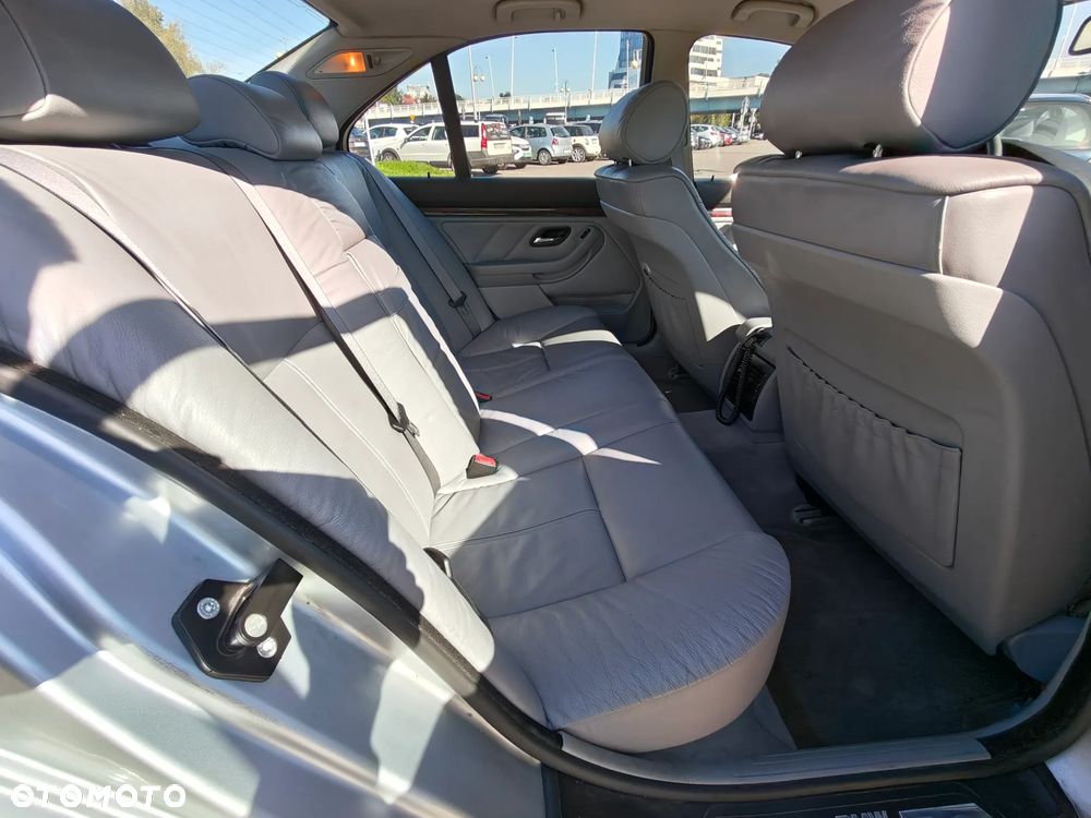 BMW Seria 5 - 33