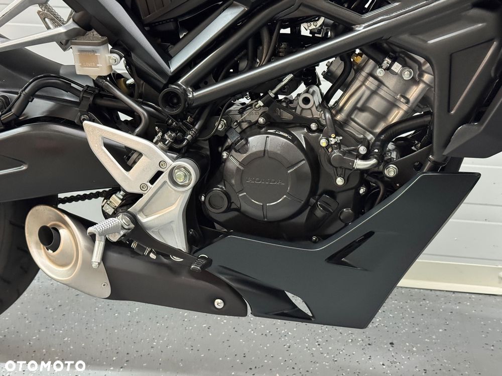 Honda CB - 8