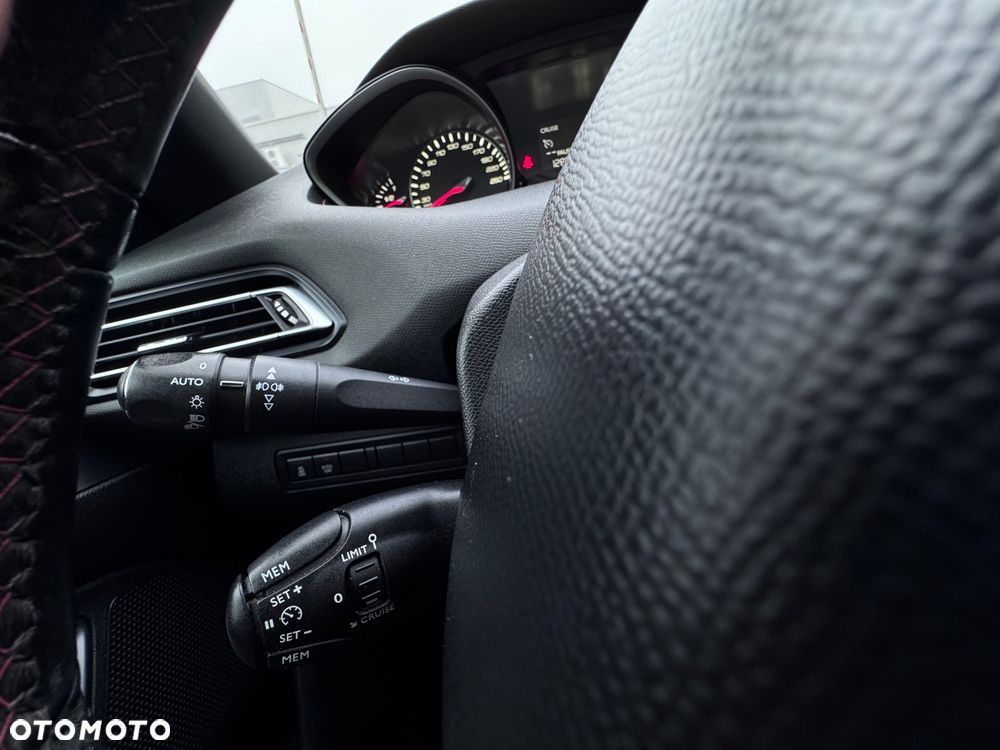 Peugeot 308 PureTech 130 EAT6 Stop & Start GT-Line Edition - 20