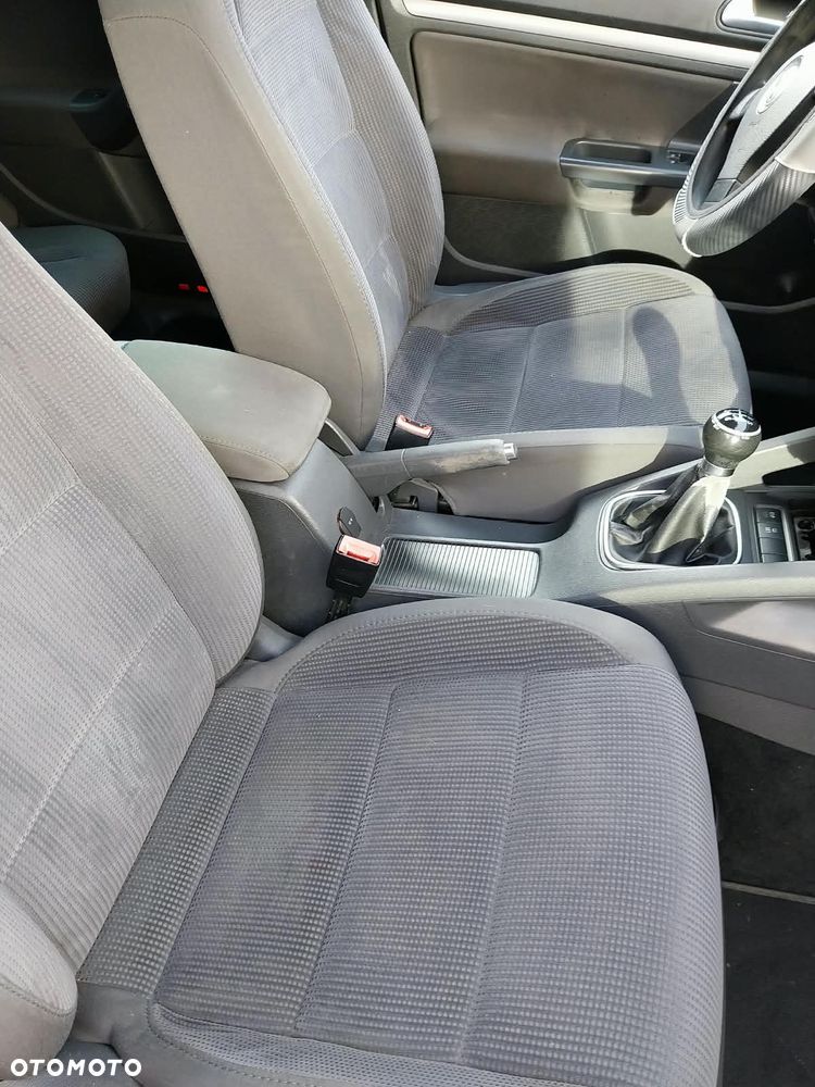 Volkswagen Jetta - 7