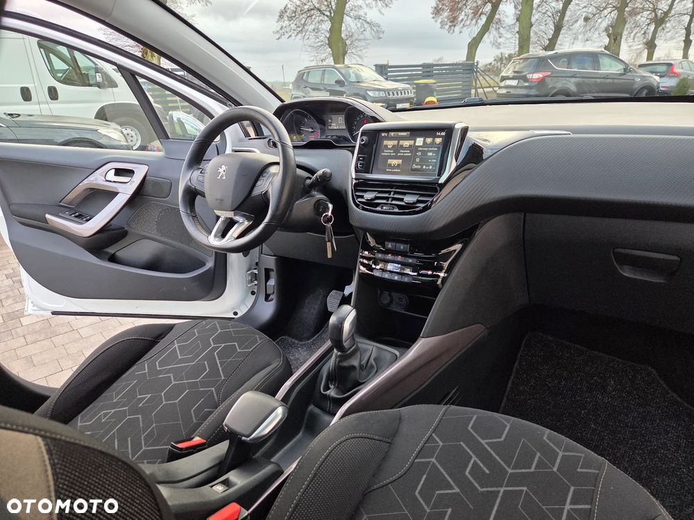 Peugeot 2008 Blue-HDi FAP 100 STOP & START Style - 17