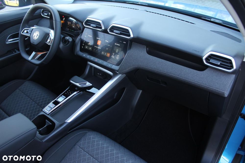 MG ZS 1.5 HEV+ Standard - 8