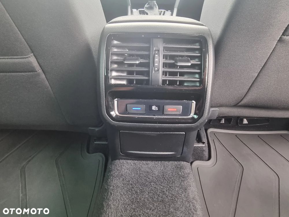 Volkswagen Passat Variant 1.5 TSI OPF DSG Business - 15